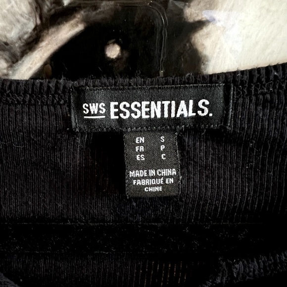 sws Essentials Black Short Sleeve Crop Top - Picture 2 of 3